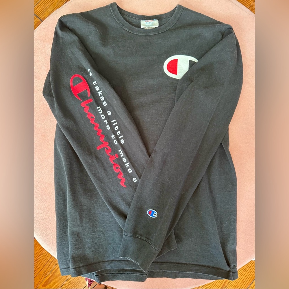 Champion Graphic 100% Long-Sleeve Tee 🖤❤️🏆